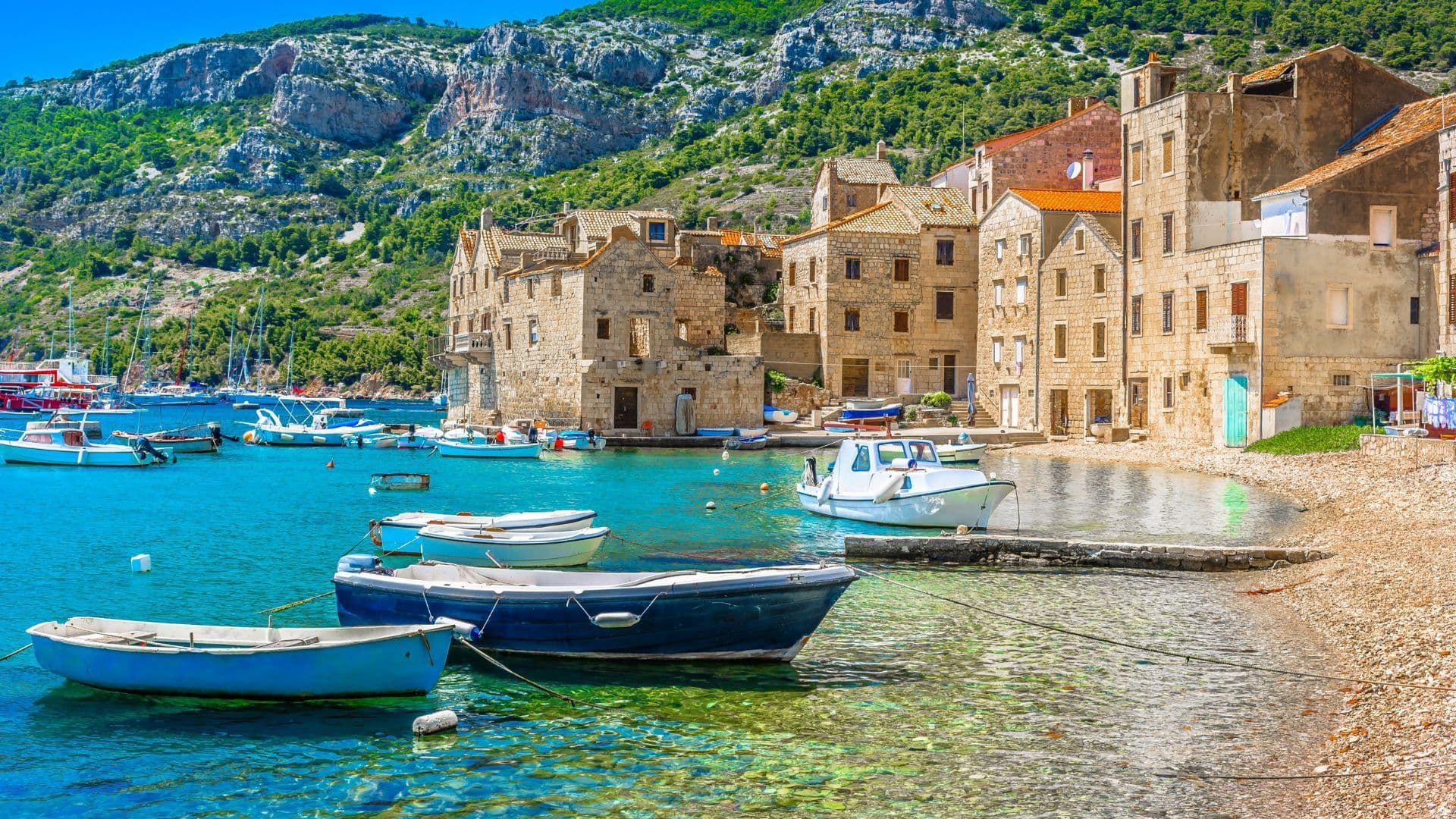 vis boats on shore